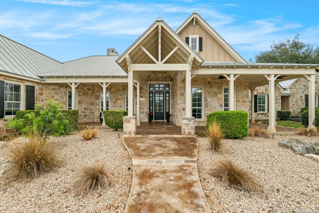 111 Greystone Circle, Boerne, TX 78006