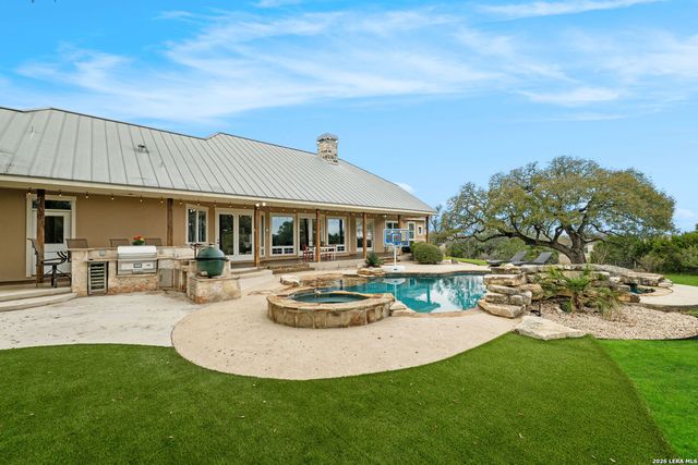 111 Greystone Circle, Boerne, TX 78006