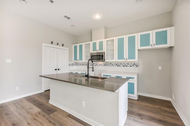 6707 Parker Oaks Lane, Houston, TX 77076