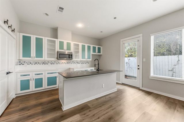 6707 Parker Oaks Lane, Houston, TX 77076