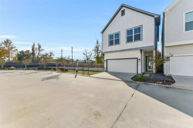 6707 Parker Oaks Lane, Houston, TX 77076