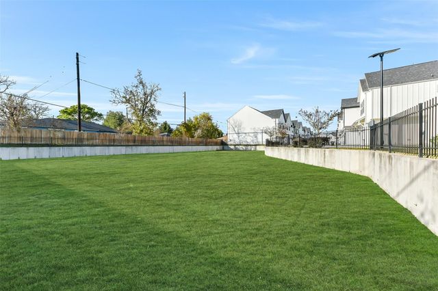 6707 Parker Oaks Lane, Houston, TX 77076