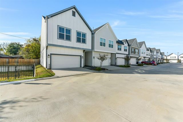 6707 Parker Oaks Lane, Houston, TX 77076