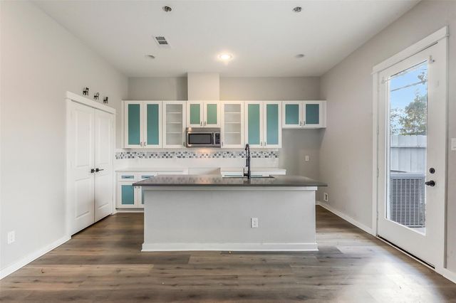 6707 Parker Oaks Lane, Houston, TX 77076