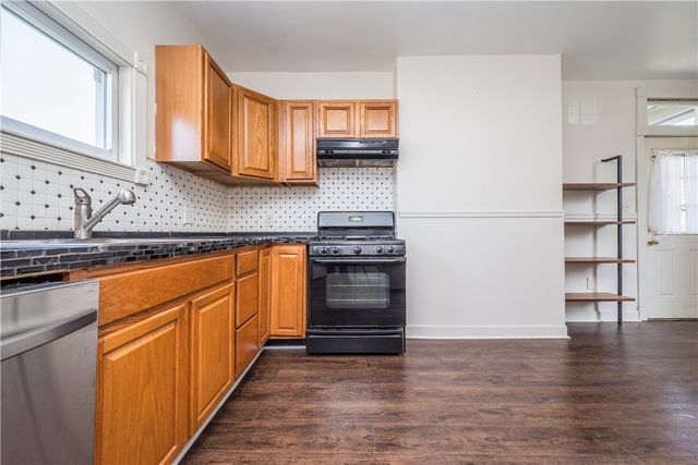 626 7th St, Pitcairn, PA 15140