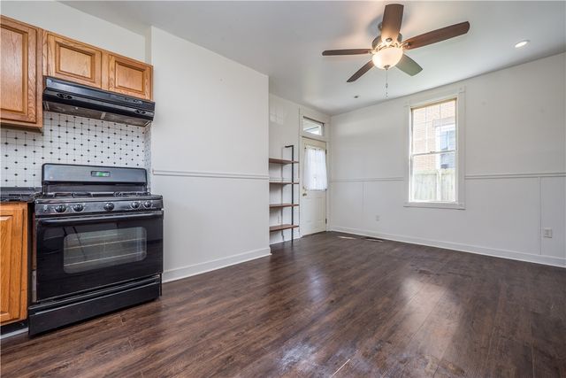 626 7th St, Pitcairn, PA 15140