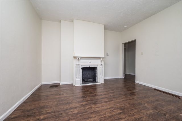 626 7th St, Pitcairn, PA 15140