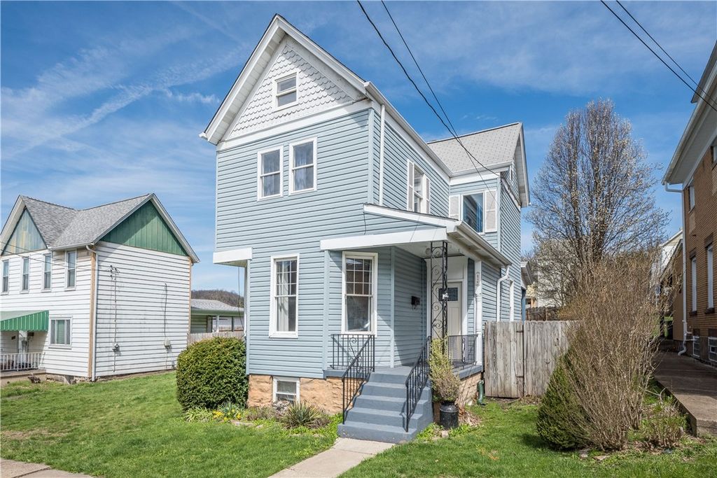 626 7th St, Pitcairn, PA 15140
