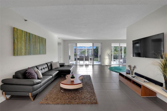 4108 W Palm Aire Drive 083b, Pompano Beach, FL 33069