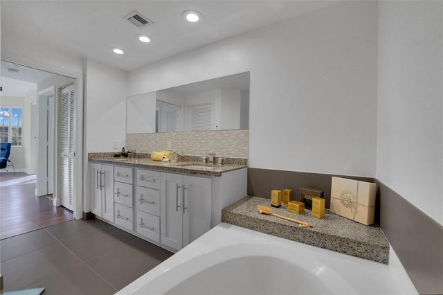 4108 W Palm Aire Drive 083b, Pompano Beach, FL 33069
