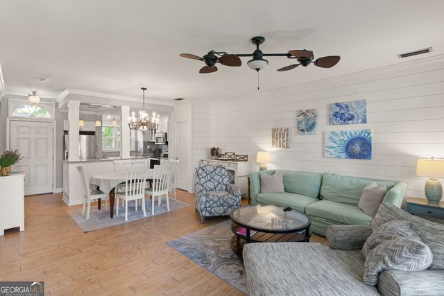 1035 BEACHVIEW Drive 19, St. Simons, GA 31522