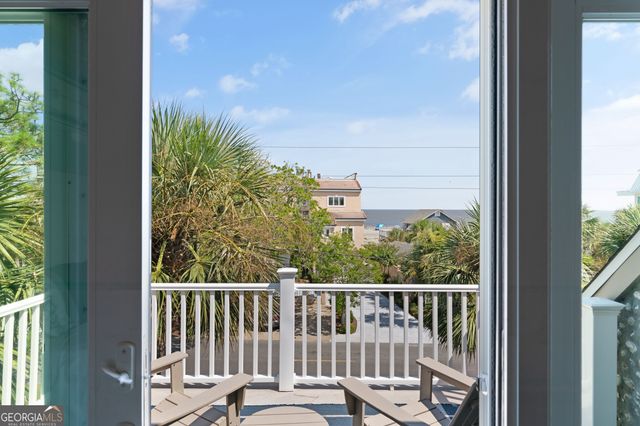 1035 BEACHVIEW Drive 19, St. Simons, GA 31522