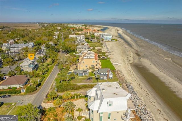 1035 BEACHVIEW Drive 19, St. Simons, GA 31522