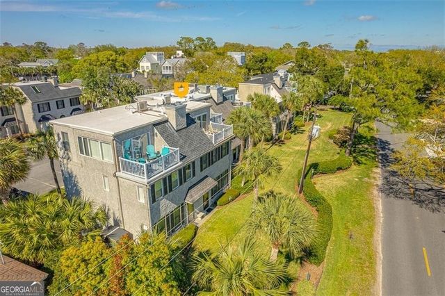 1035 BEACHVIEW Drive 19, St. Simons, GA 31522