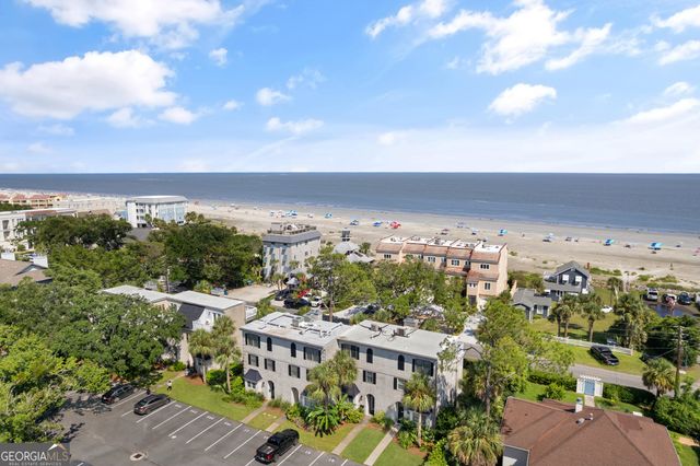 1035 BEACHVIEW Drive 19, St. Simons, GA 31522