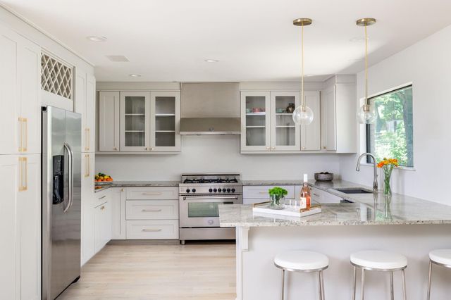 2212 East Side DR, Austin, TX 78704