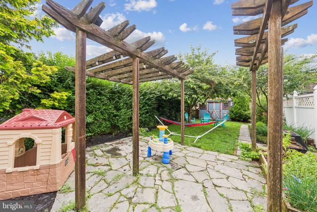 372 2ND AVE, Phoenixville, PA 19460