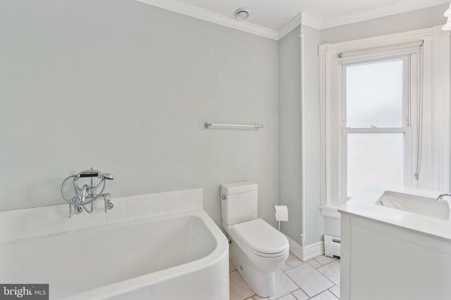 372 2ND AVE, Phoenixville, PA 19460