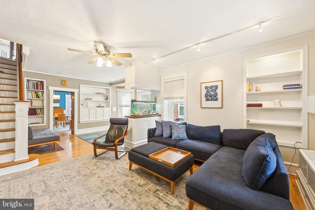 372 2ND AVE, Phoenixville, PA 19460