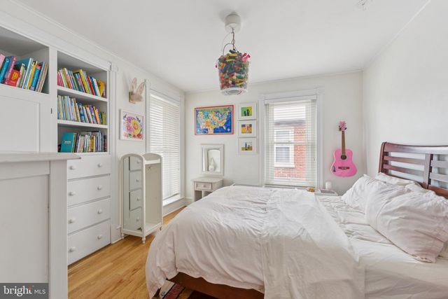 372 2ND AVE, Phoenixville, PA 19460