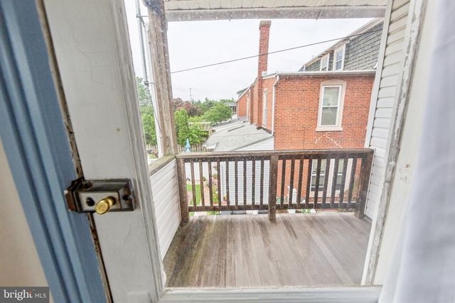 372 2ND AVE, Phoenixville, PA 19460