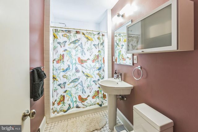 372 2ND AVE, Phoenixville, PA 19460