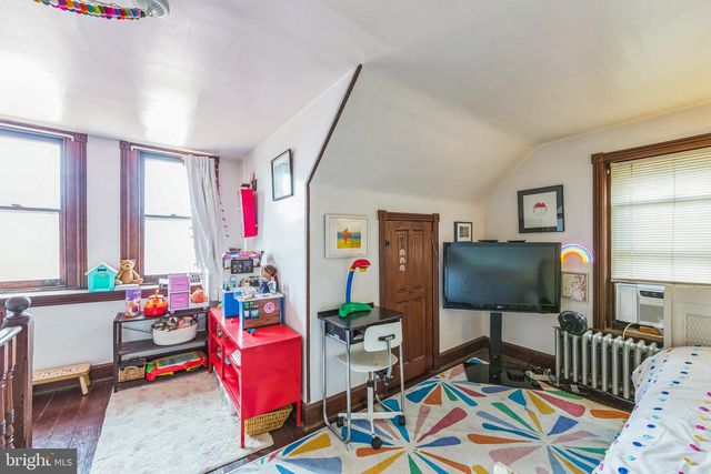 372 2ND AVE, Phoenixville, PA 19460
