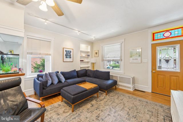 372 2ND AVE, Phoenixville, PA 19460