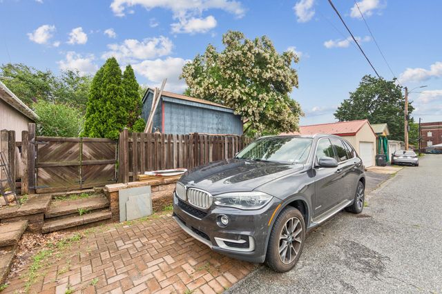 372 2ND AVE, Phoenixville, PA 19460