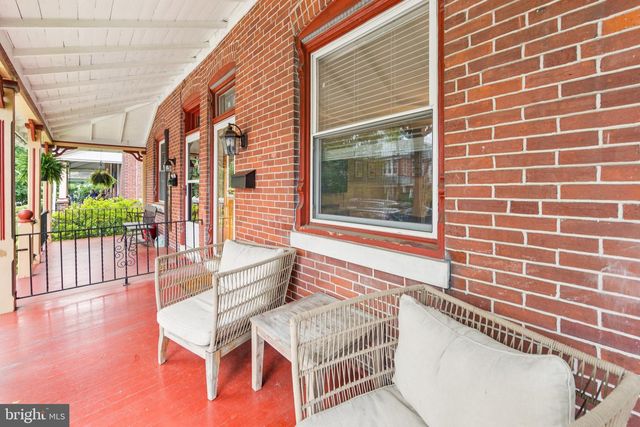 372 2ND AVE, Phoenixville, PA 19460
