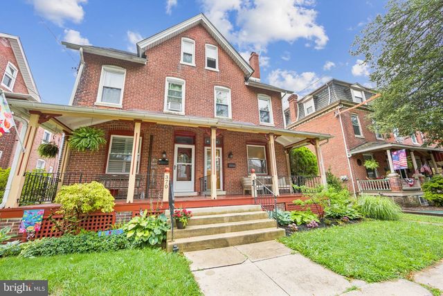 372 2ND AVE, Phoenixville, PA 19460