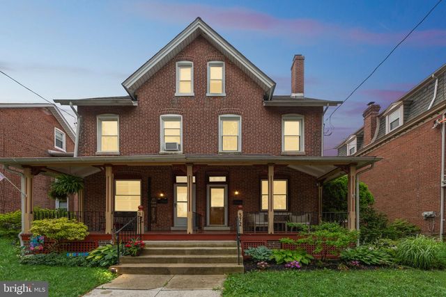 372 2ND AVE, Phoenixville, PA 19460