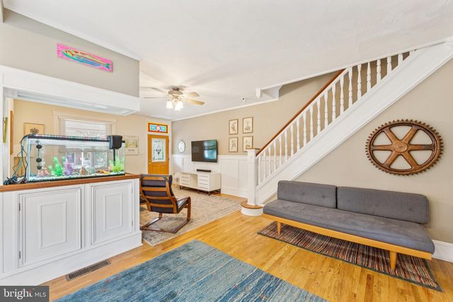 372 2ND AVE, Phoenixville, PA 19460