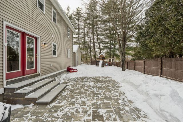 5 Carlton Drive, Lebanon, NH 03784