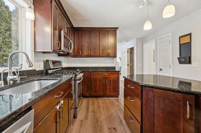 5 Carlton Drive, Lebanon, NH 03784