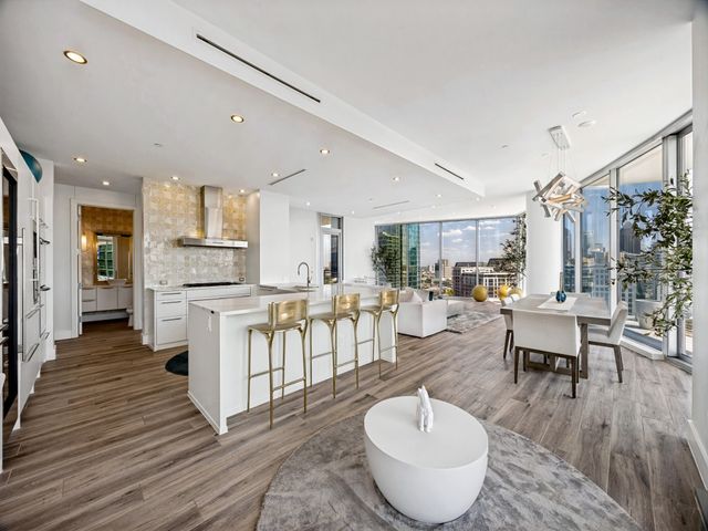 2900 McKinnon Street 2301, Dallas, TX 75201