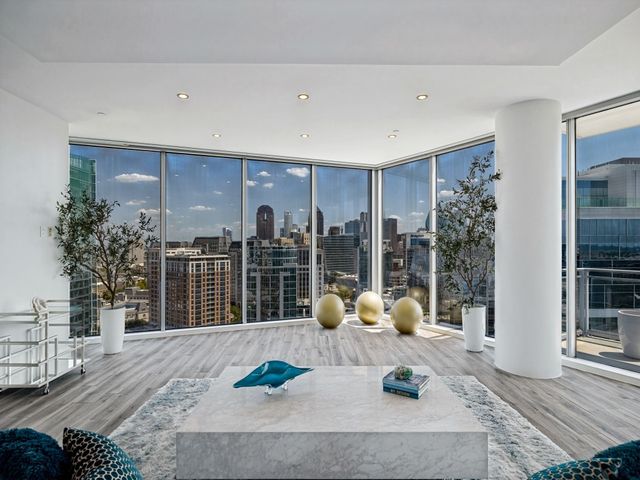 2900 McKinnon Street 2301, Dallas, TX 75201