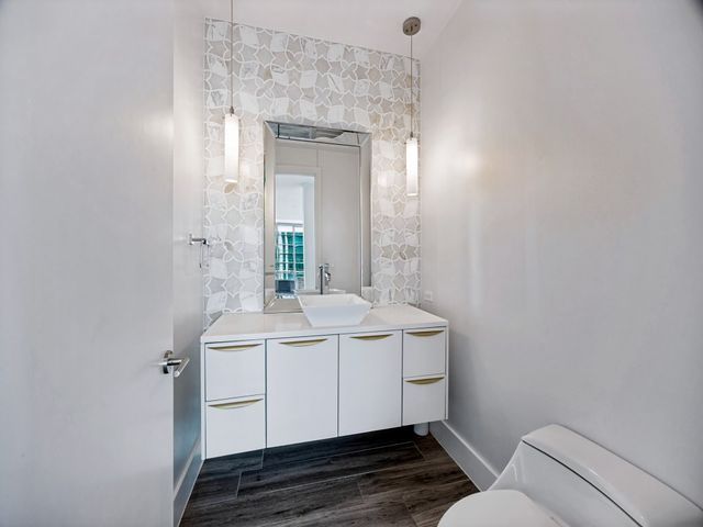 2900 McKinnon Street 2301, Dallas, TX 75201