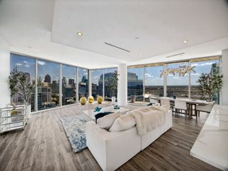 2900 McKinnon Street 2301, Dallas, TX 75201