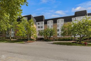 200 Lake Boulevard 402, Buffalo Grove, IL 60089