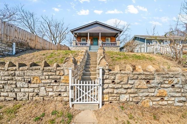 3118 Myrtle Avenue, Kansas City, MO 64128