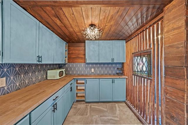 3118 Myrtle Avenue, Kansas City, MO 64128