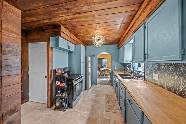 3118 Myrtle Avenue, Kansas City, MO 64128