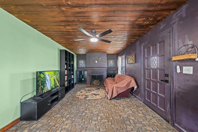 3118 Myrtle Avenue, Kansas City, MO 64128