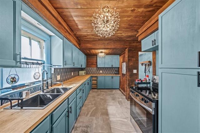 3118 Myrtle Avenue, Kansas City, MO 64128