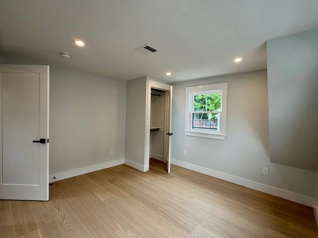 589 Weld St, Boston, MA 02132