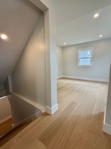 589 Weld St, Boston, MA 02132