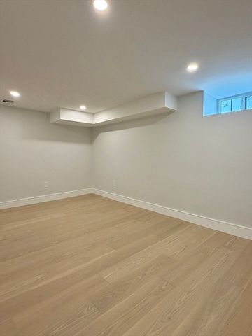 589 Weld St, Boston, MA 02132