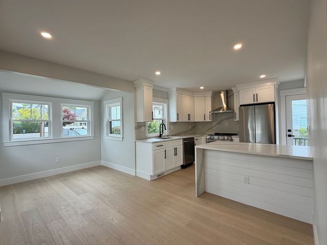 589 Weld St, Boston, MA 02132