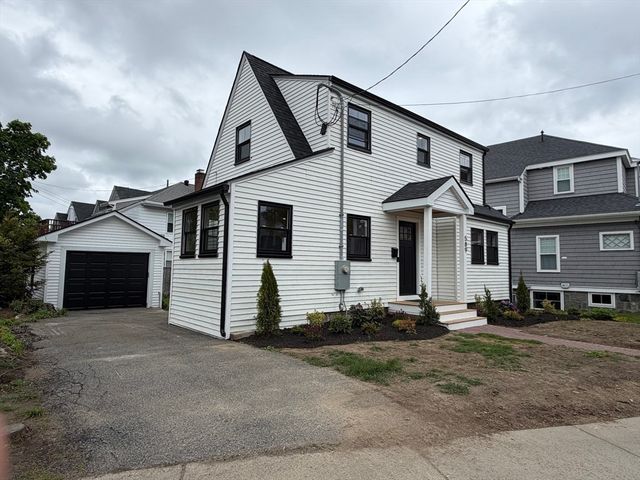 589 Weld St, Boston, MA 02132